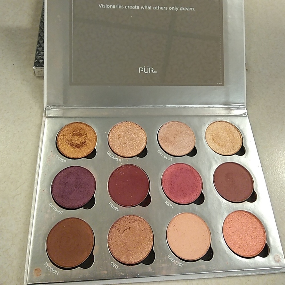 Beautiful mauve and Champagne eyeshadow
